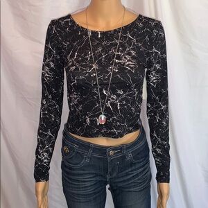 Abound NWT Black and White Long Sleeve Crop Top
